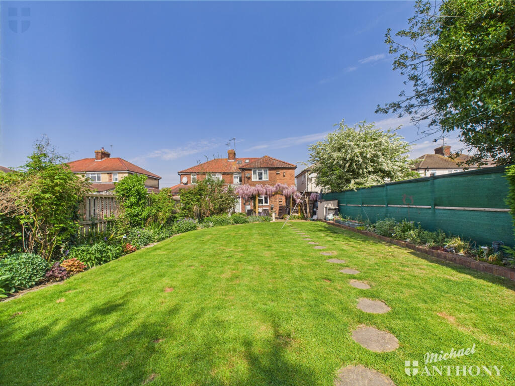 CAM03218G0-PR0629-STILL006