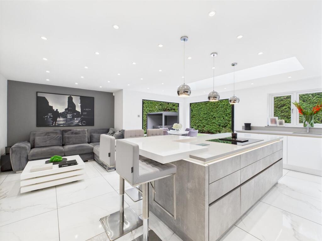 Dining Kitchen/Family Room