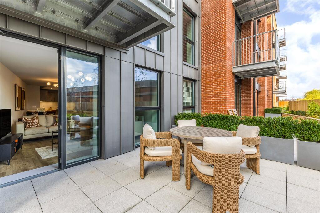Show Apartment