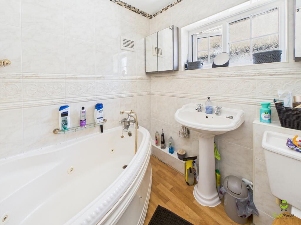 CAM02615G0-PR0037-STILL003