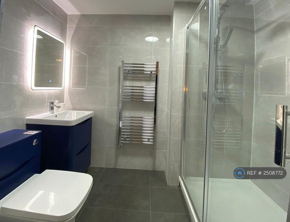 Bedroom 4 Ensuite 