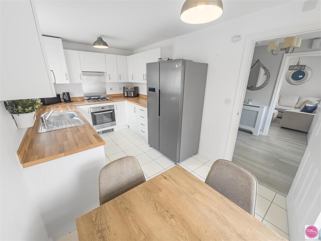 Oakway Drive (1).jpg