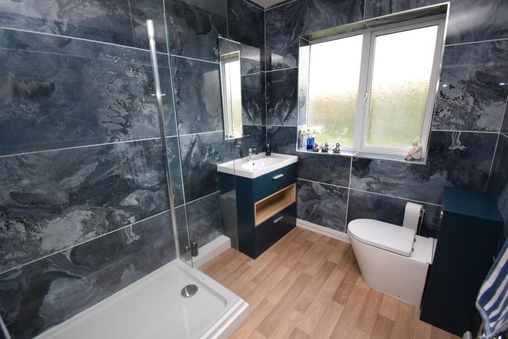 Bathroom.JPG