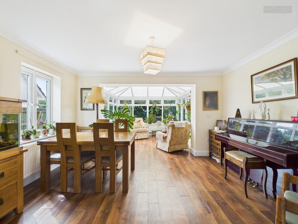 Dining Room/Conservatory