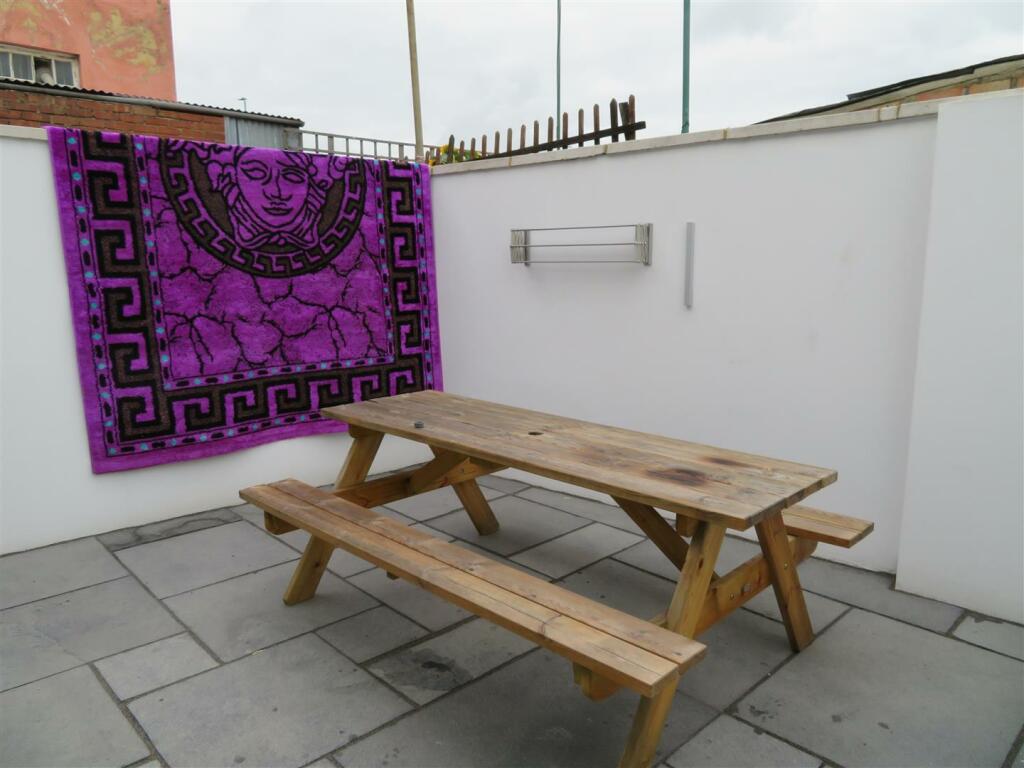 3 Haslemere Garden.JPG