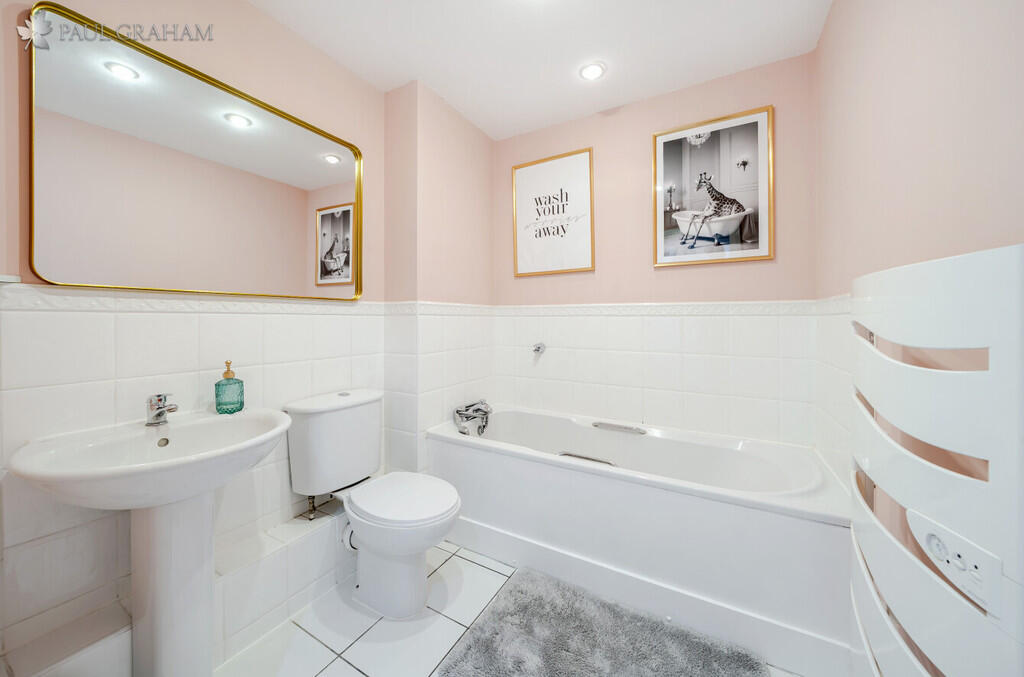 f8cb7026-e56d-436...