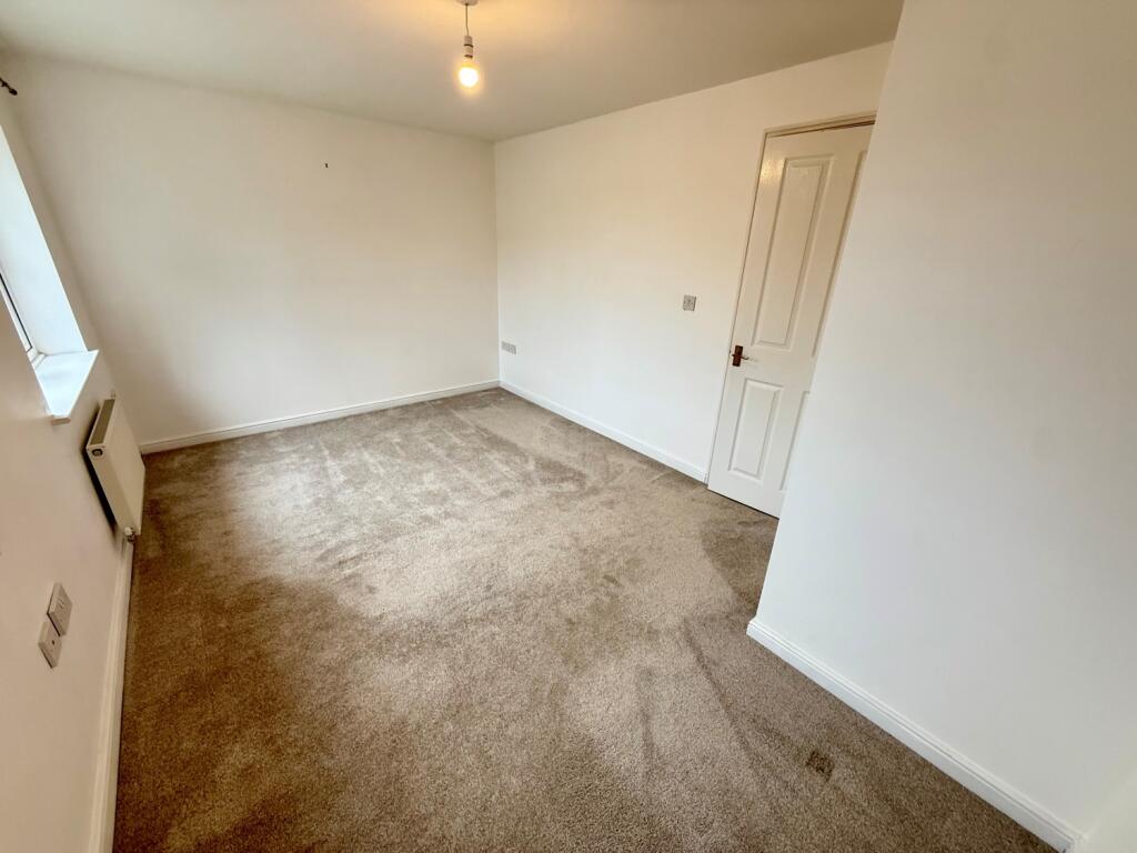 Master bedroom (3)