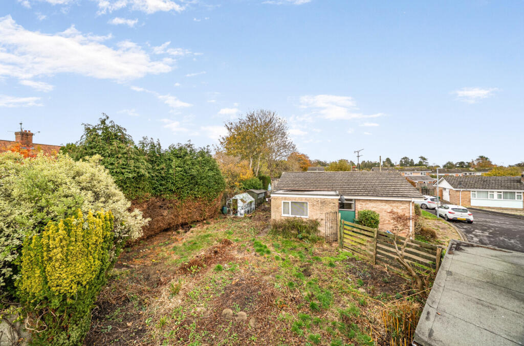 1373074-1-690b5bb...