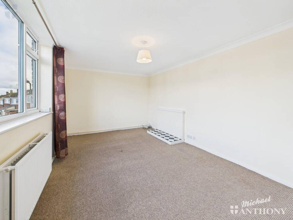 CAM03852G0-PR0456-STILL009-thumbnail-h750-70