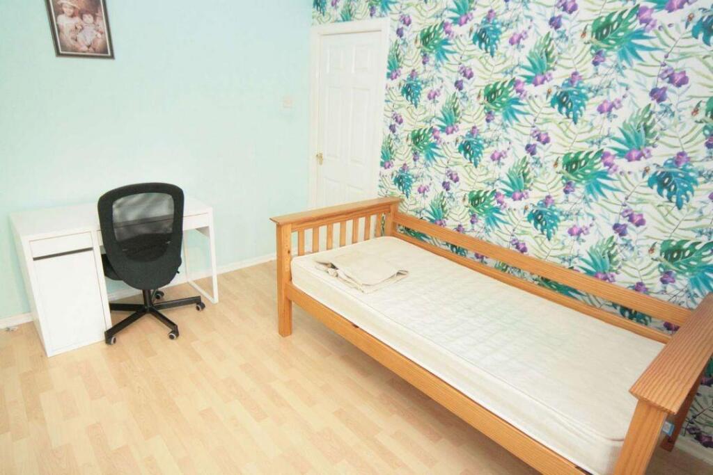 Bedroom 2 Aspect 2