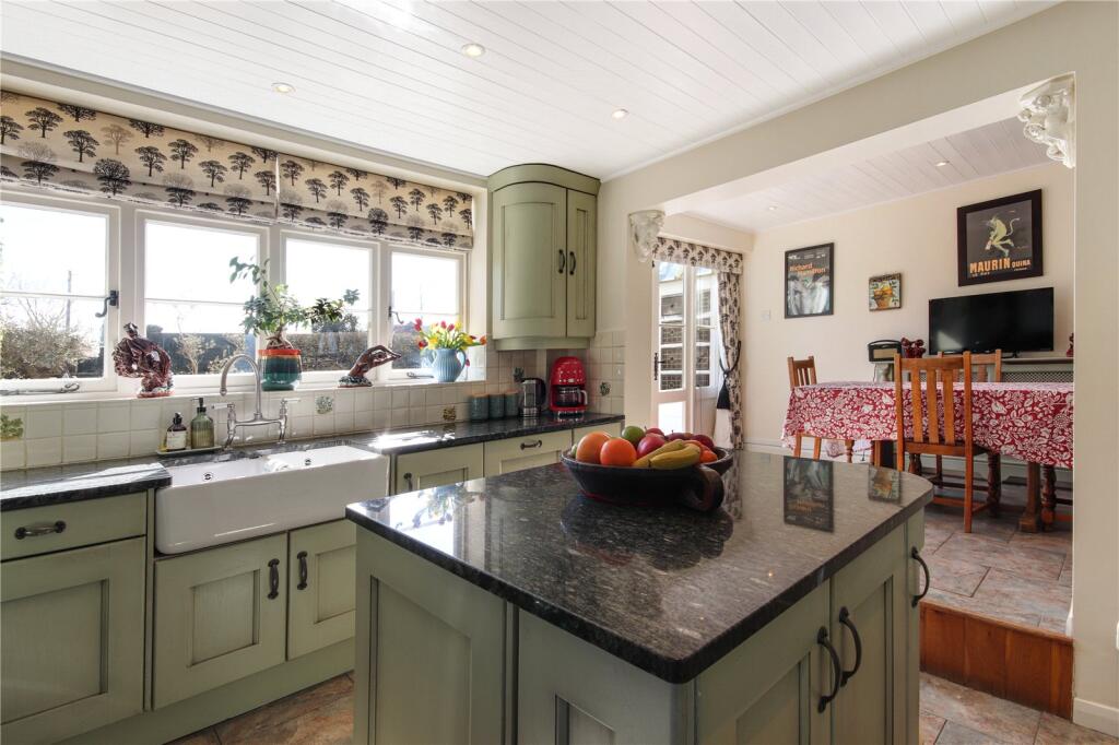 Kitchen/Breakfast Rm