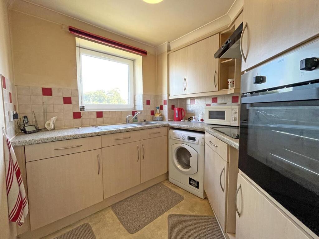 Wesley Court 24 - Kitchen.jpg