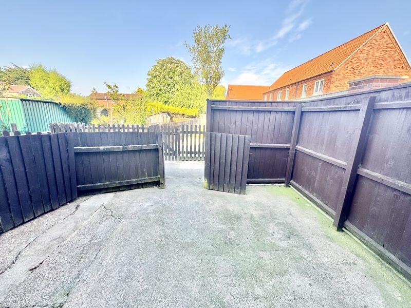 Split garden- concrete area