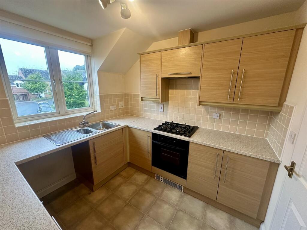 Kitchen (2/2)