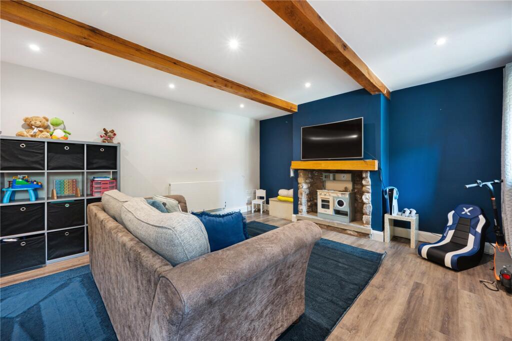 Snug/Playroom