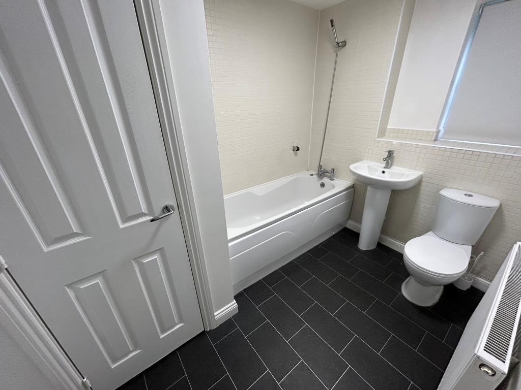 Bath_lge.jpg