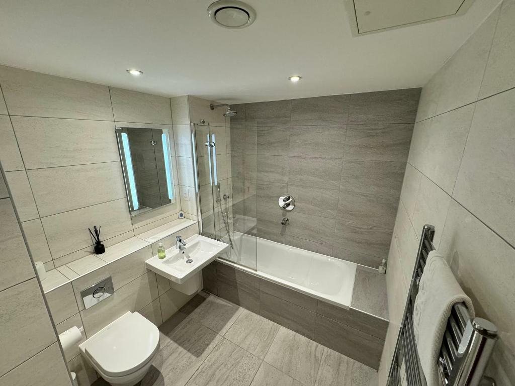 Bathroom - pic 1
