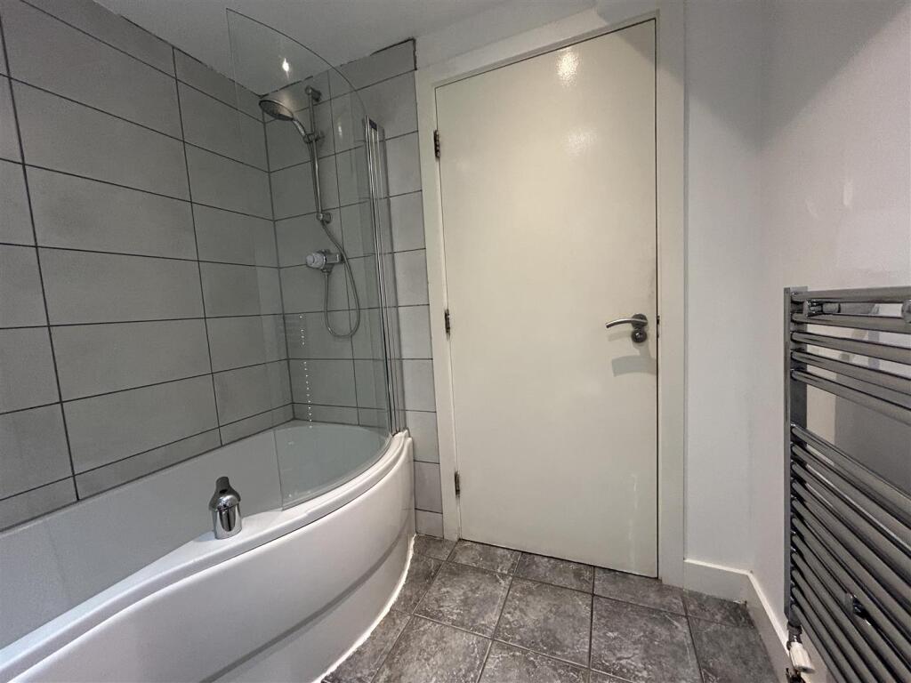 Bathroom (2).jpeg