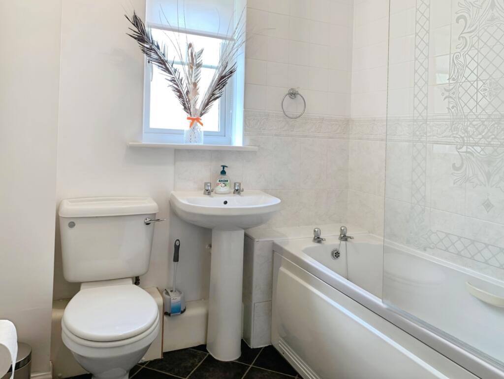 pbox-bathroom-316424.jpg