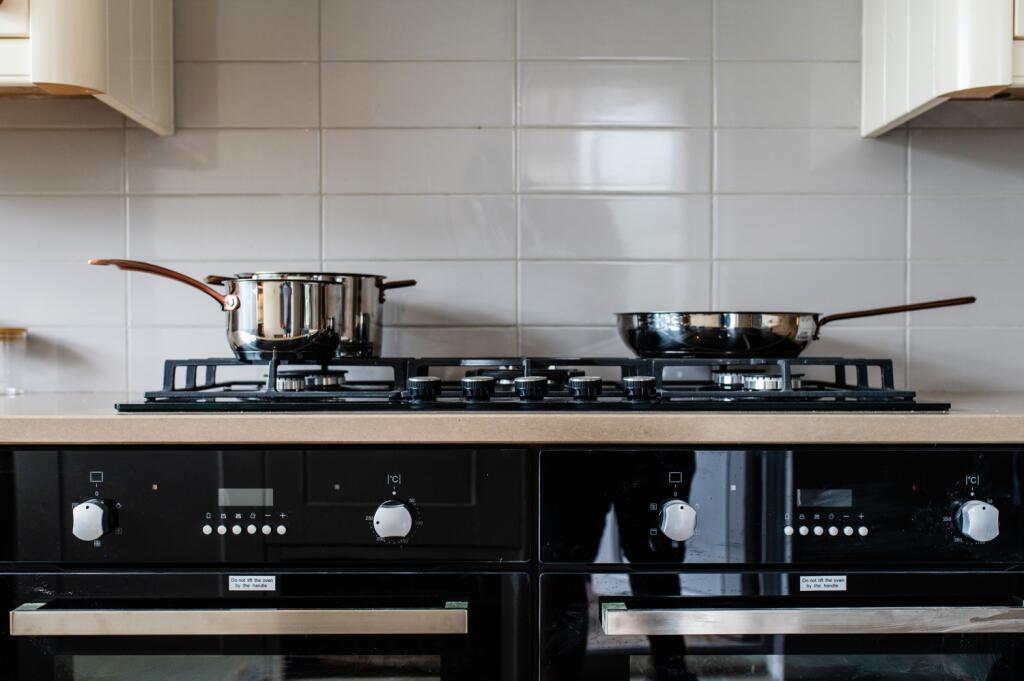 Call 02920 454555 to secure your viewing_6