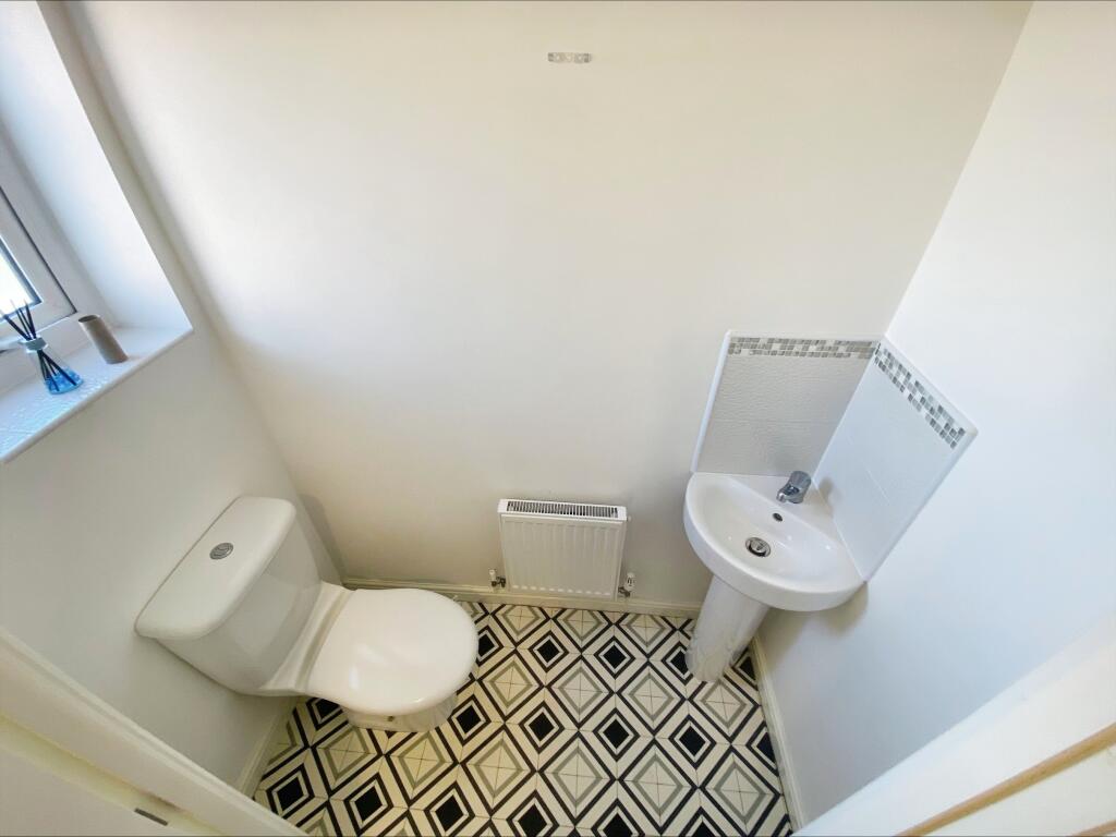 Cloakroom/wc