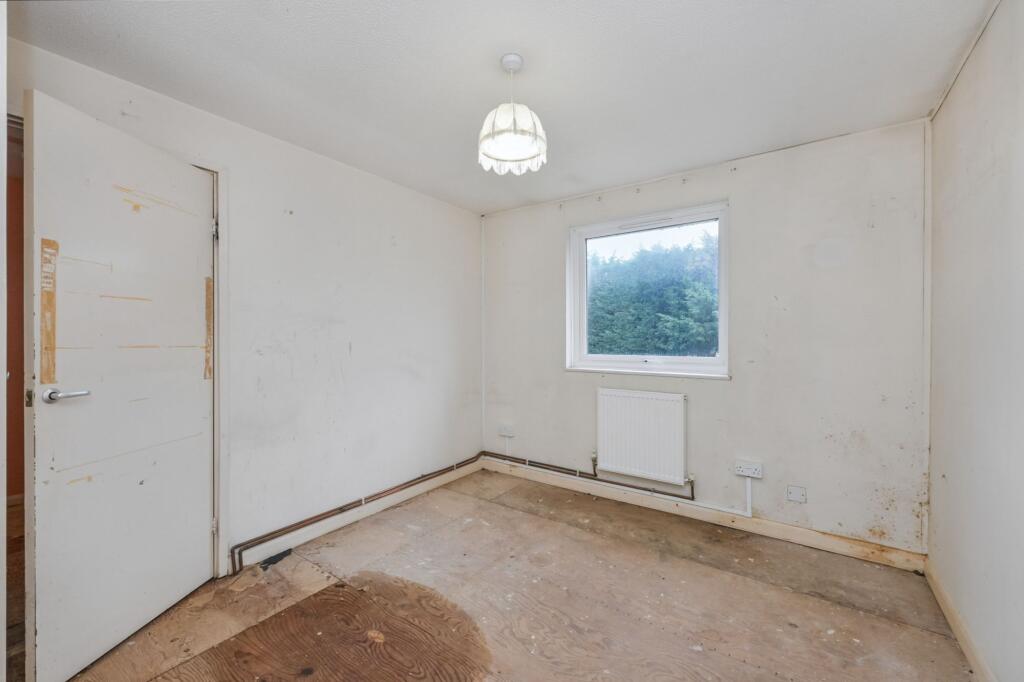 60 Madells, Epping, Essex CM16 4NW