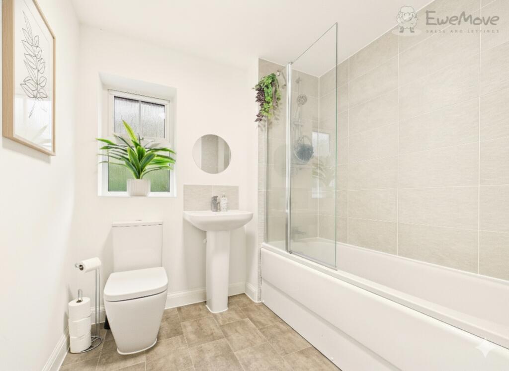 EWEMOVE TIVERTON - BATHROOM - DRESSED IMAGE