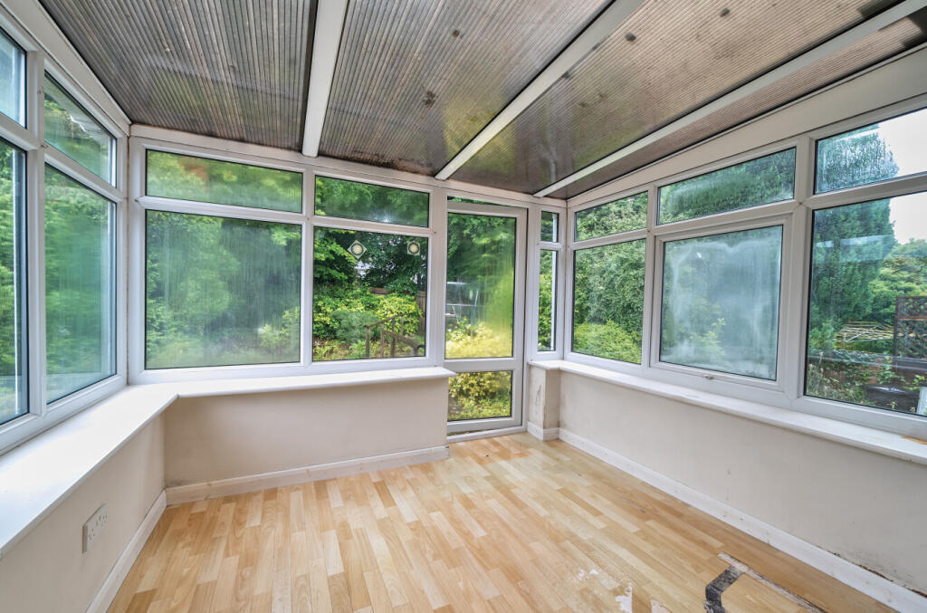 1306994-7-684aee5...