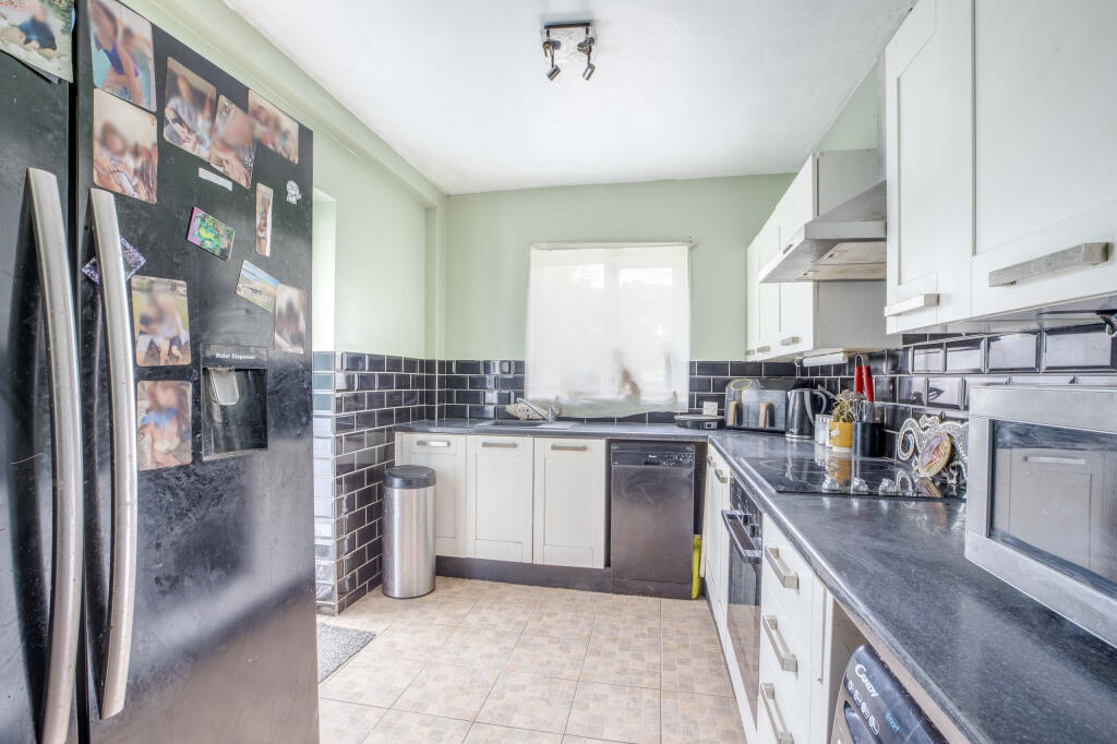 81 Seymour Park Road, SL7 3ES (LOW RES)-10