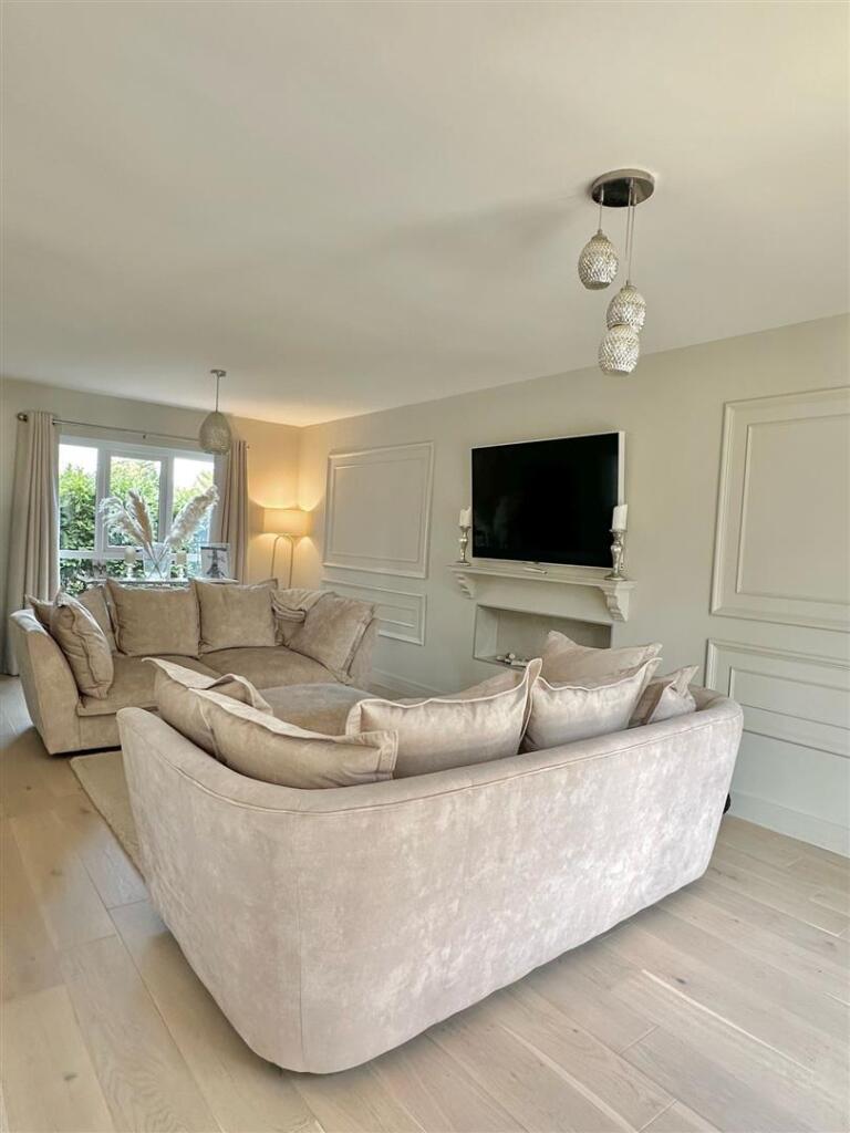 Open Plan Living Room &amp; Dining Room: