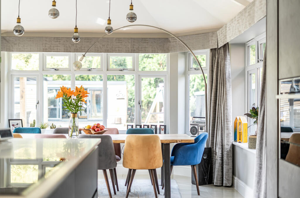 1315229-10-6883ba...