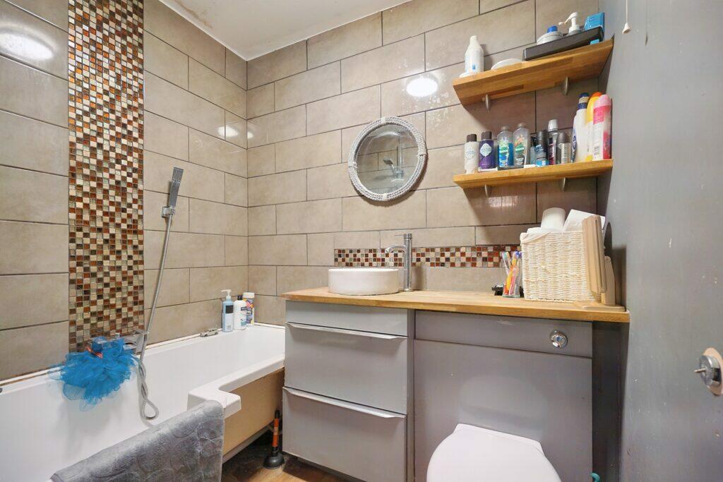 Hawthorne Grove - Bathroom