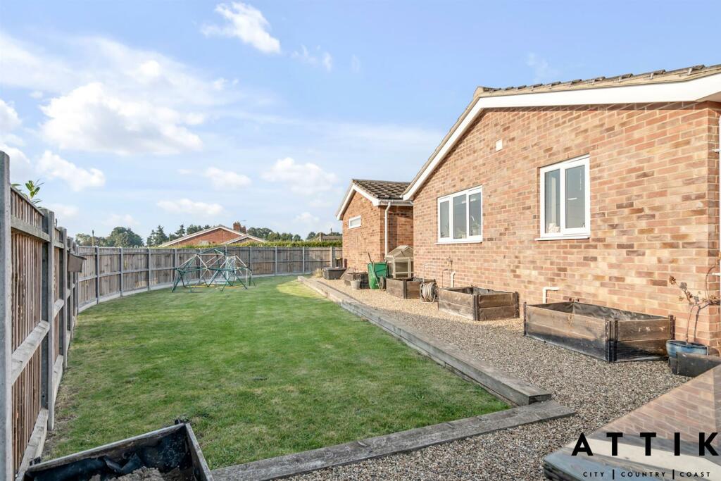 2 Green Park, Harleston, IP20 9DT (3).jpg