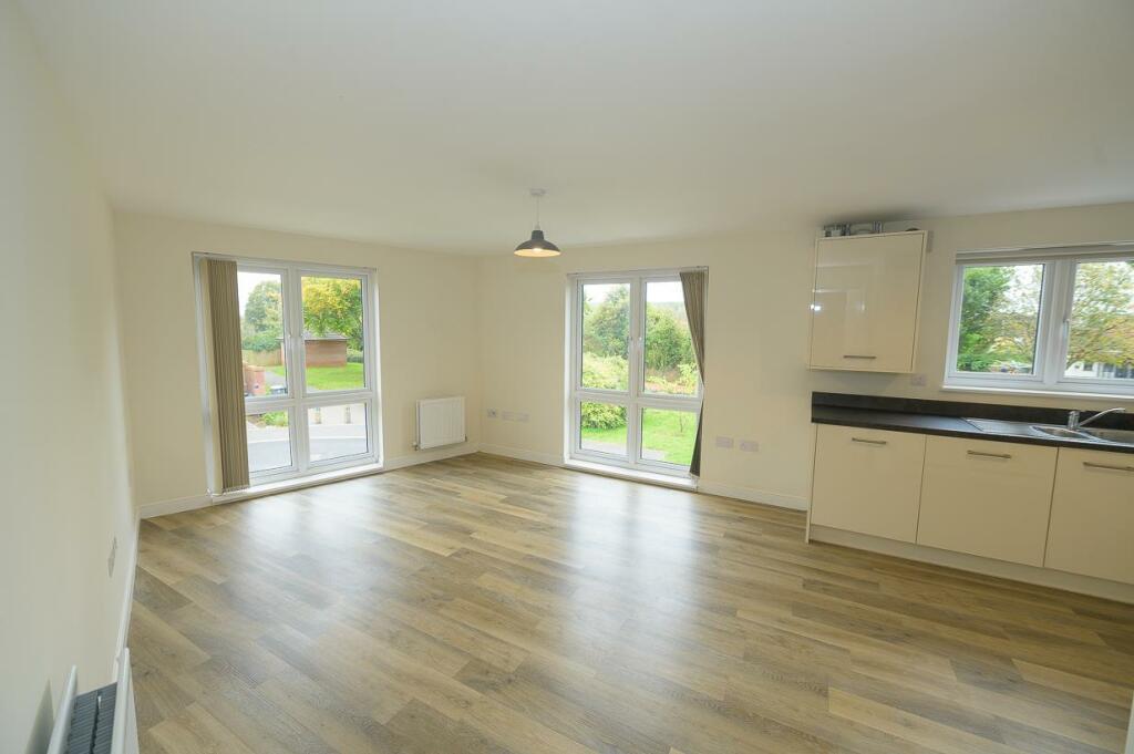 Living area pic 2.jpg