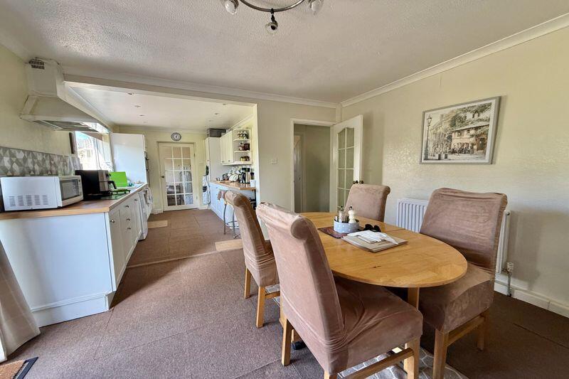 23' Kitchen/Dining Room