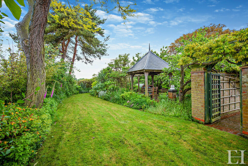 8601488-exteriorW...
