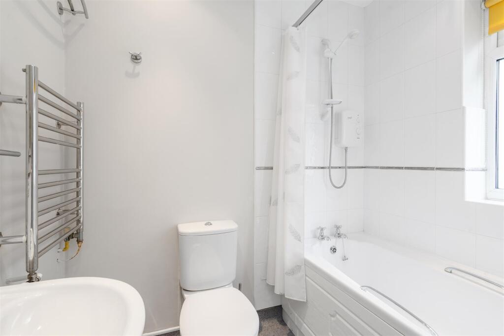 67A Hampton Lane_16.jpg