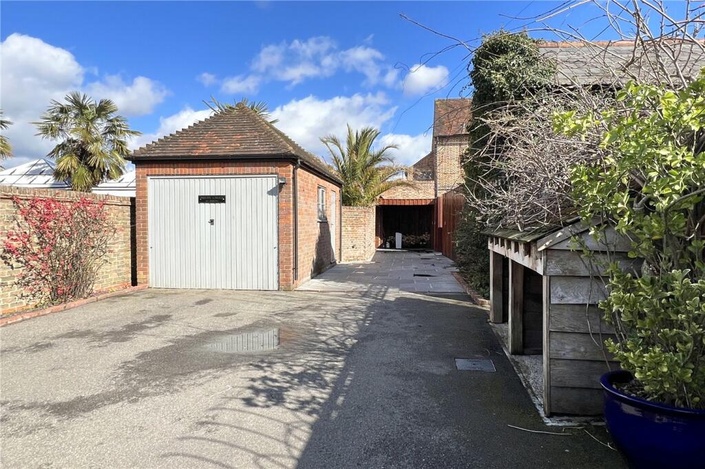 Garage &amp; Parking