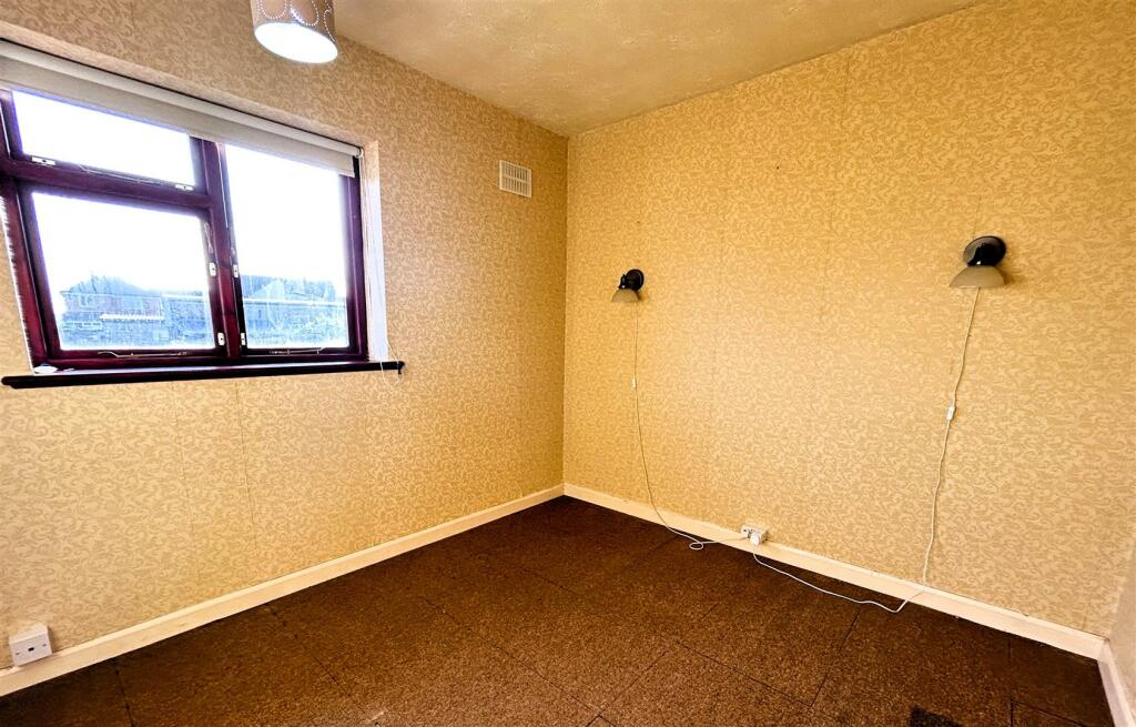 bed 3.JPG