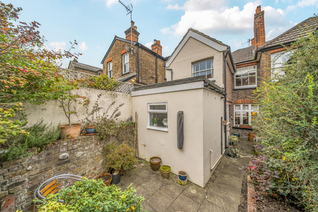 1365867-7-68ee6a2...