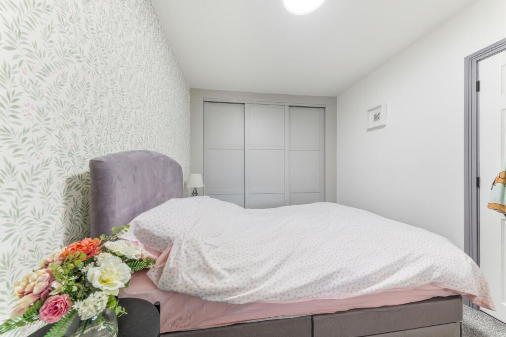 The Bungalows - EweMove Pontefract - Master Bedroo