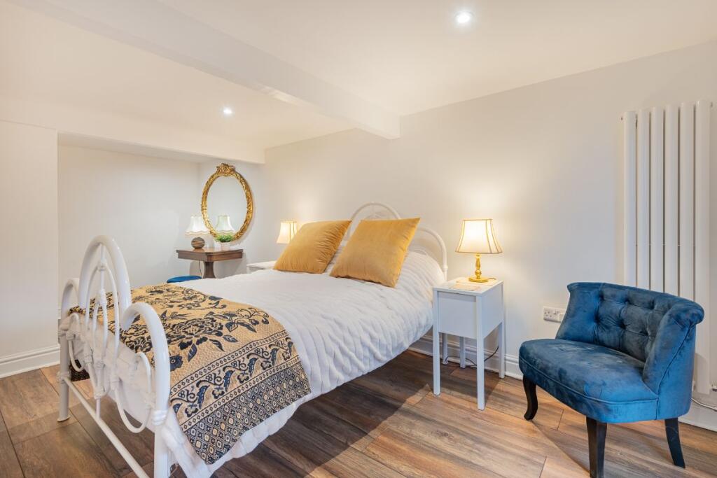 The Swallow Barn - Bedroom 