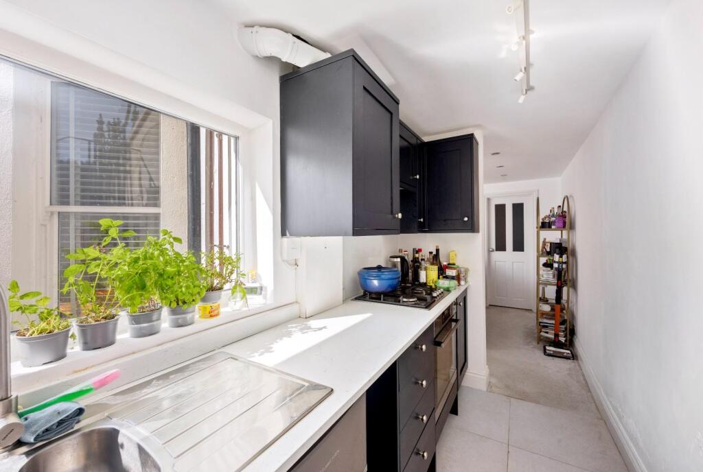 Cromwell Road, 37E-016.JPG