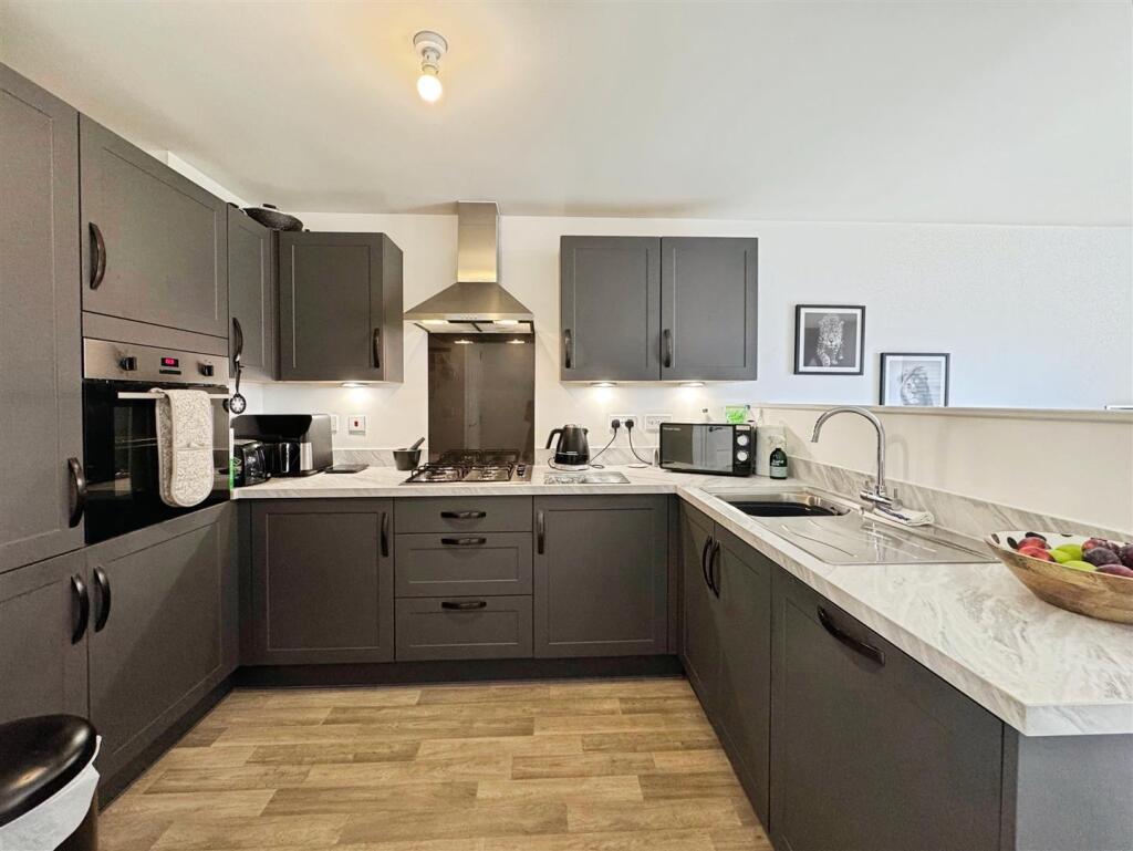 bb0129ac--42E6-9CA6-72C7D6902D8C-10852-000007A28C6