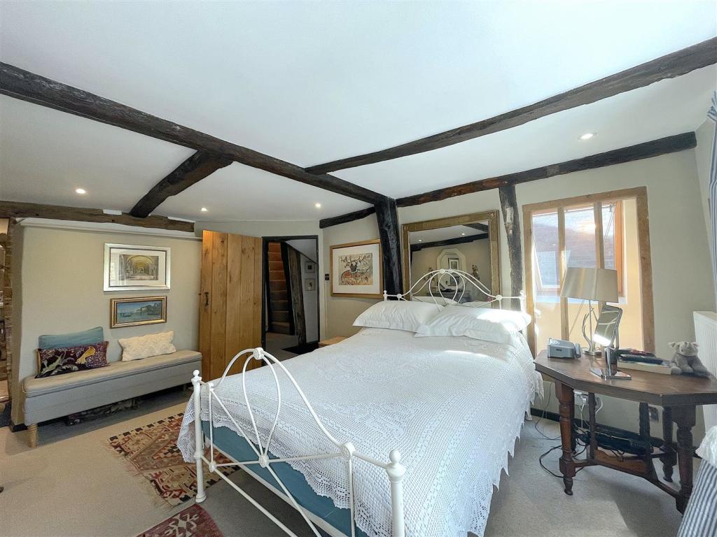 Bedroom One (3).jpeg
