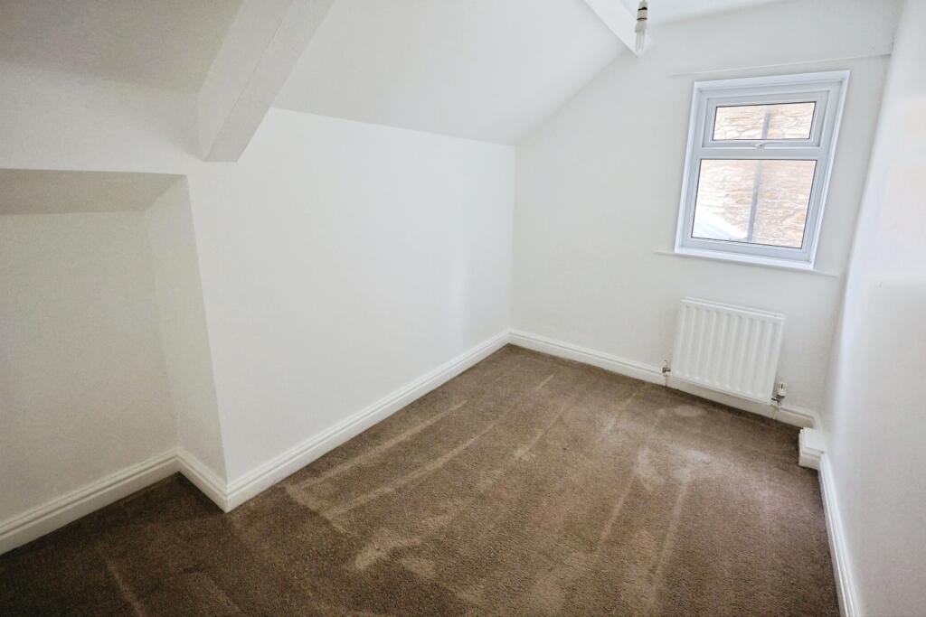pbox-bedroom-325354.JPG