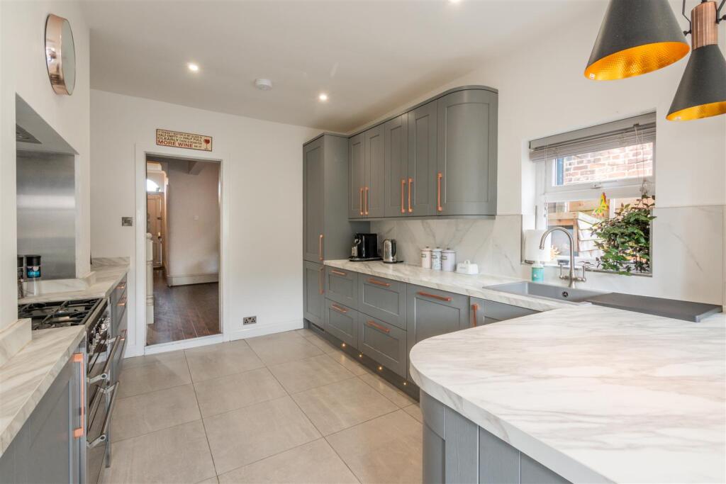 Breakfast Kitchen Aspect 4