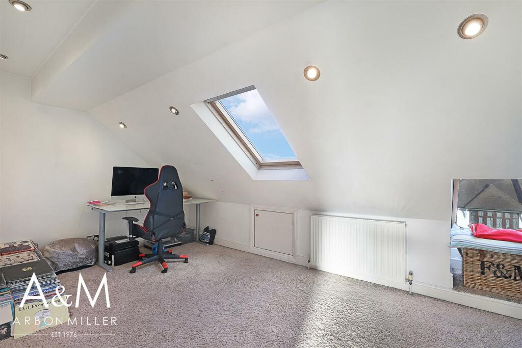 LOFT ROOM