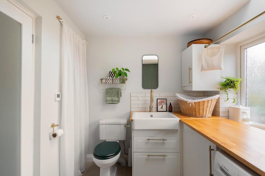 7W0STN - Utility B.jpg