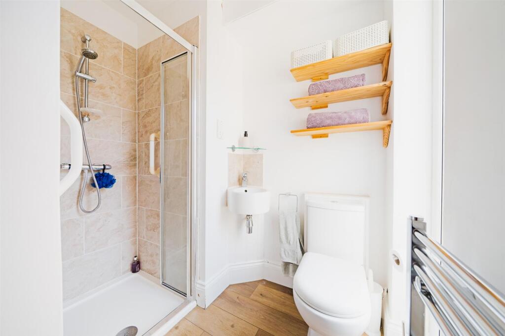 Ensuite Shower room